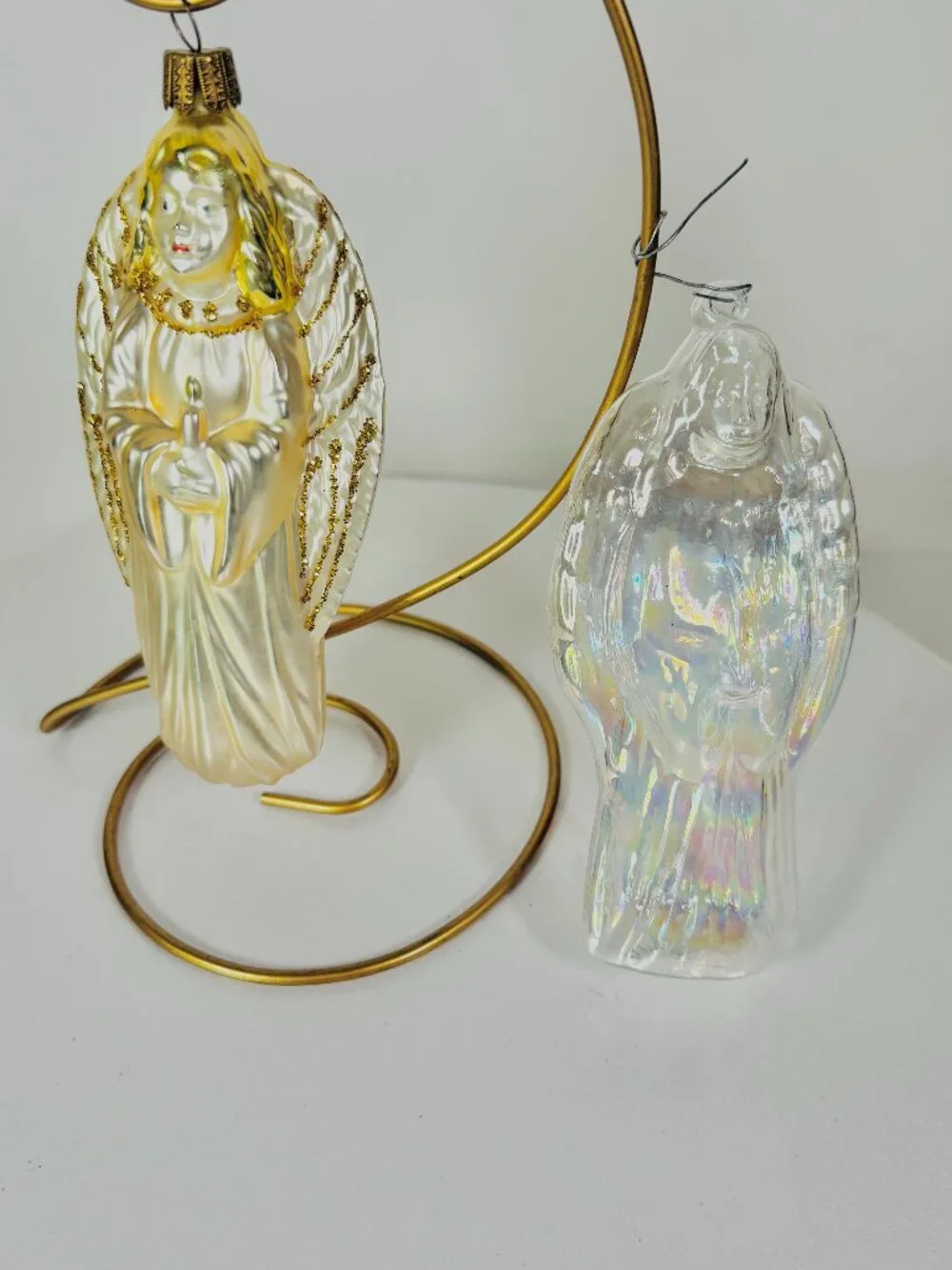 2 Whitehurts Blown Glass 5.5